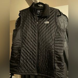 The North Face women’s vest XL
